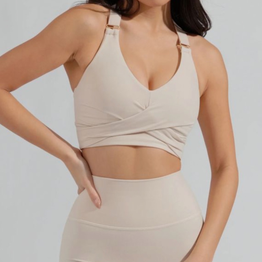 Brand New: Buff Bunny Candy Wrap Sports Bra - Stardust - M